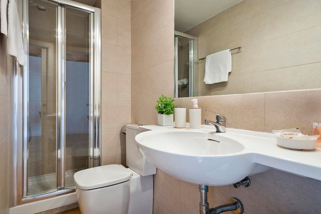Golden Tulip Victoria * Bucharest