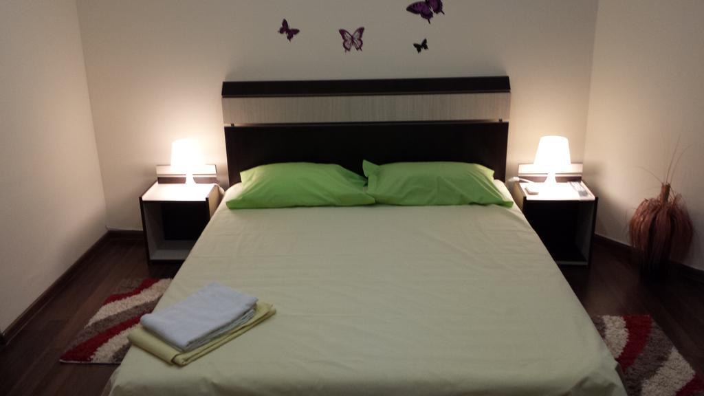 Rent House Universitate Apartment