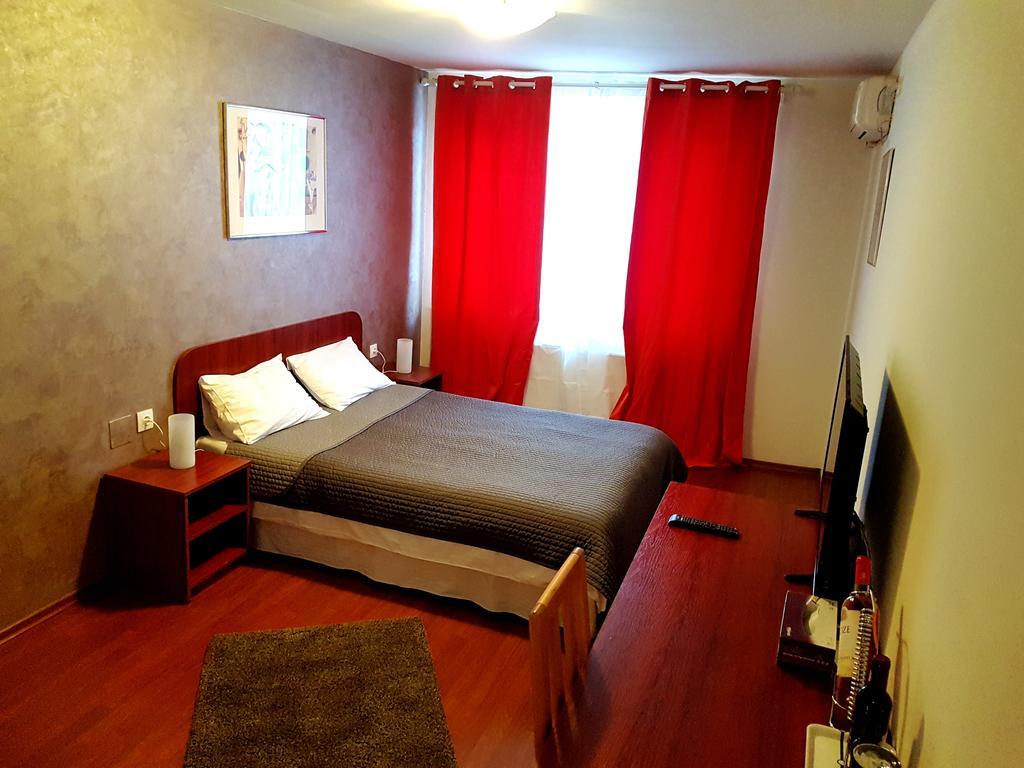 Mic 3* Bucharest