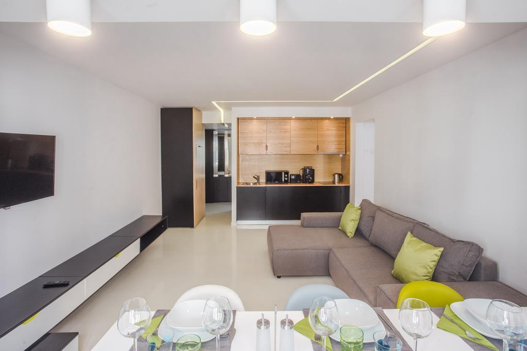 Royal Atheneum By Citylife Suites