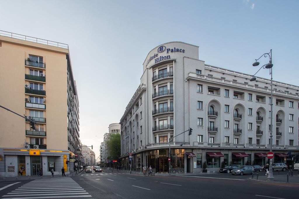 Royal Atheneum By Citylife Suites