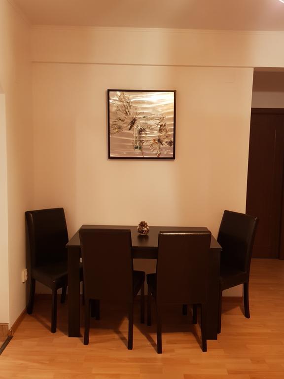 Old Town 2 Bedrooms With Balcony By Orchid Garden Bucharest