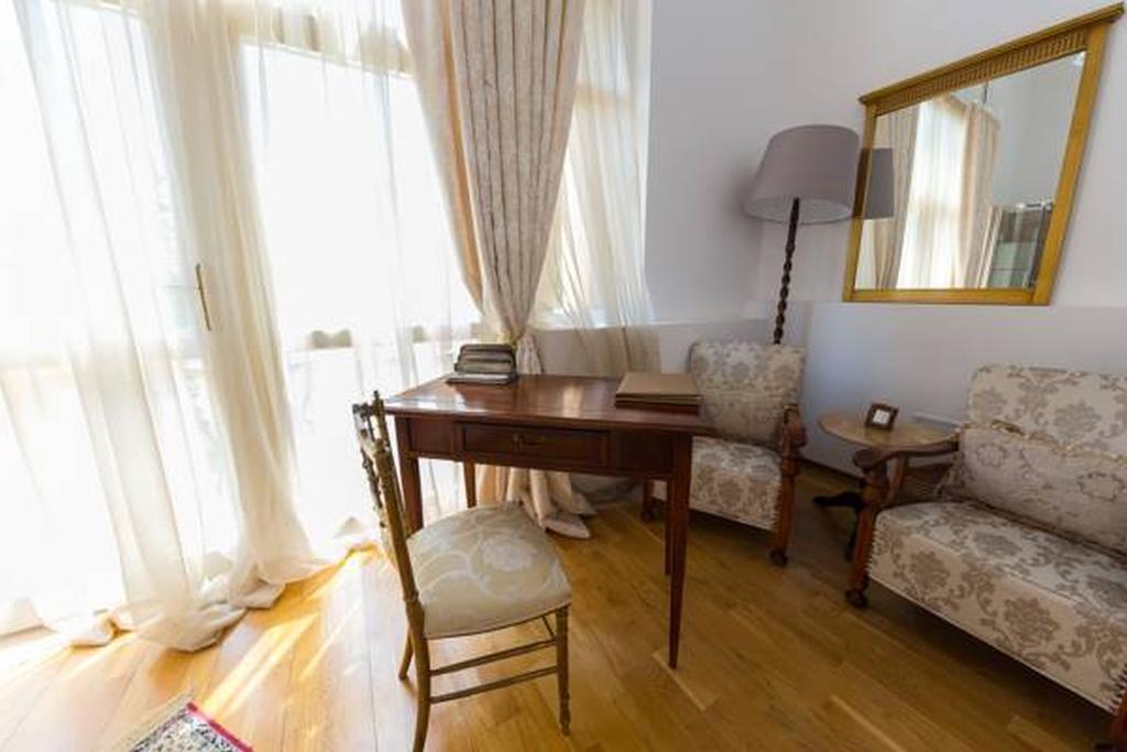Grand Boutique Hotel 4*