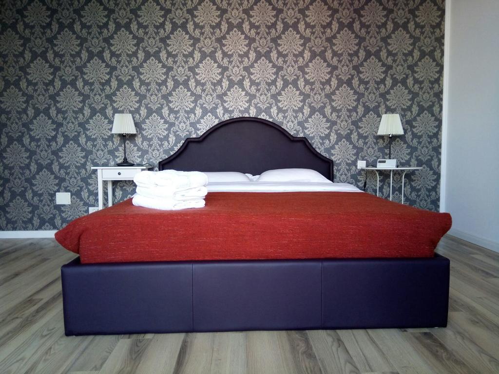 Like Apartment *