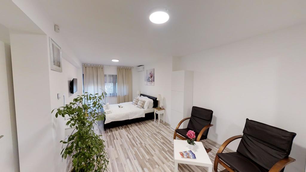 Sun Apartment
