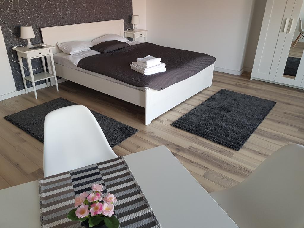 Like Apartment *