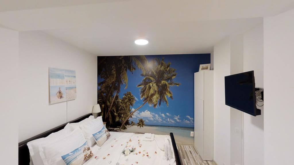 Sun Apartment *