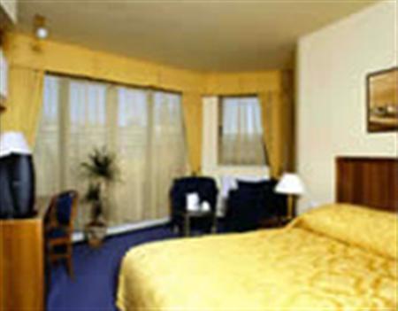 Hotel Opera By Zeus International