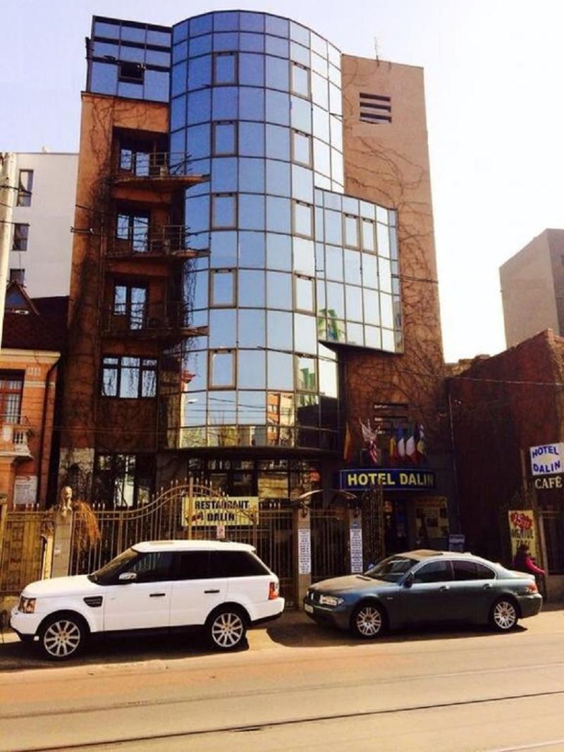 Dalin Hotel 3*