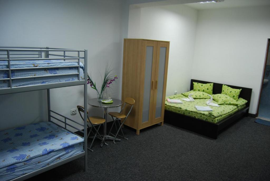Litovoi Hostel *