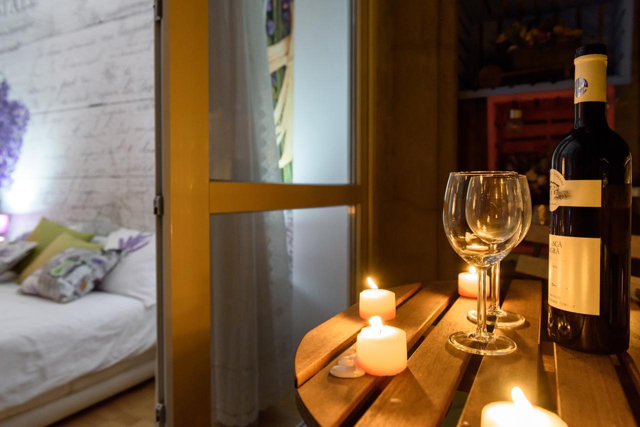 Old Town 2 Bedrooms With Balcony By Orchid Garden * Bucharest