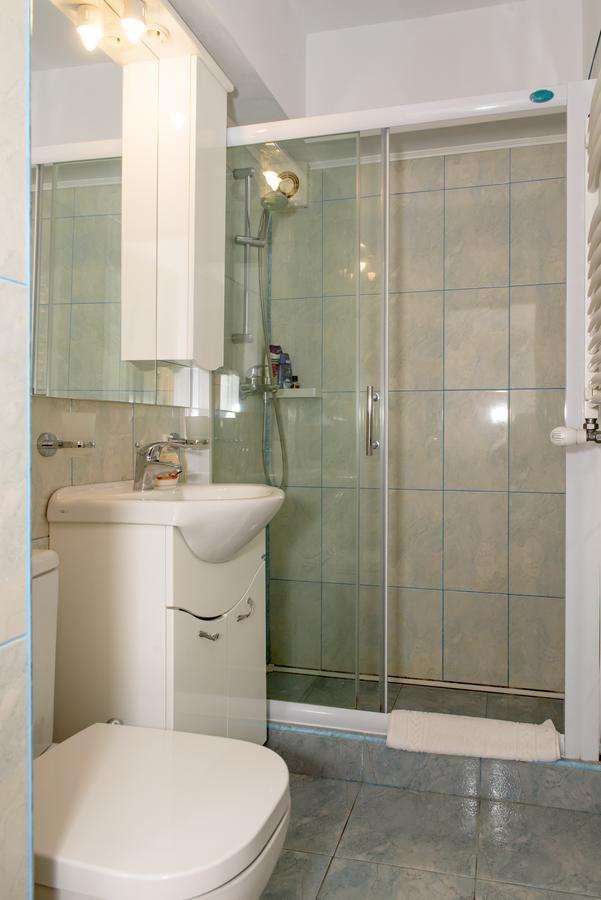 Apartment Old Town 2 Bedrooms With Balcony By Orchid Garden Bucharest