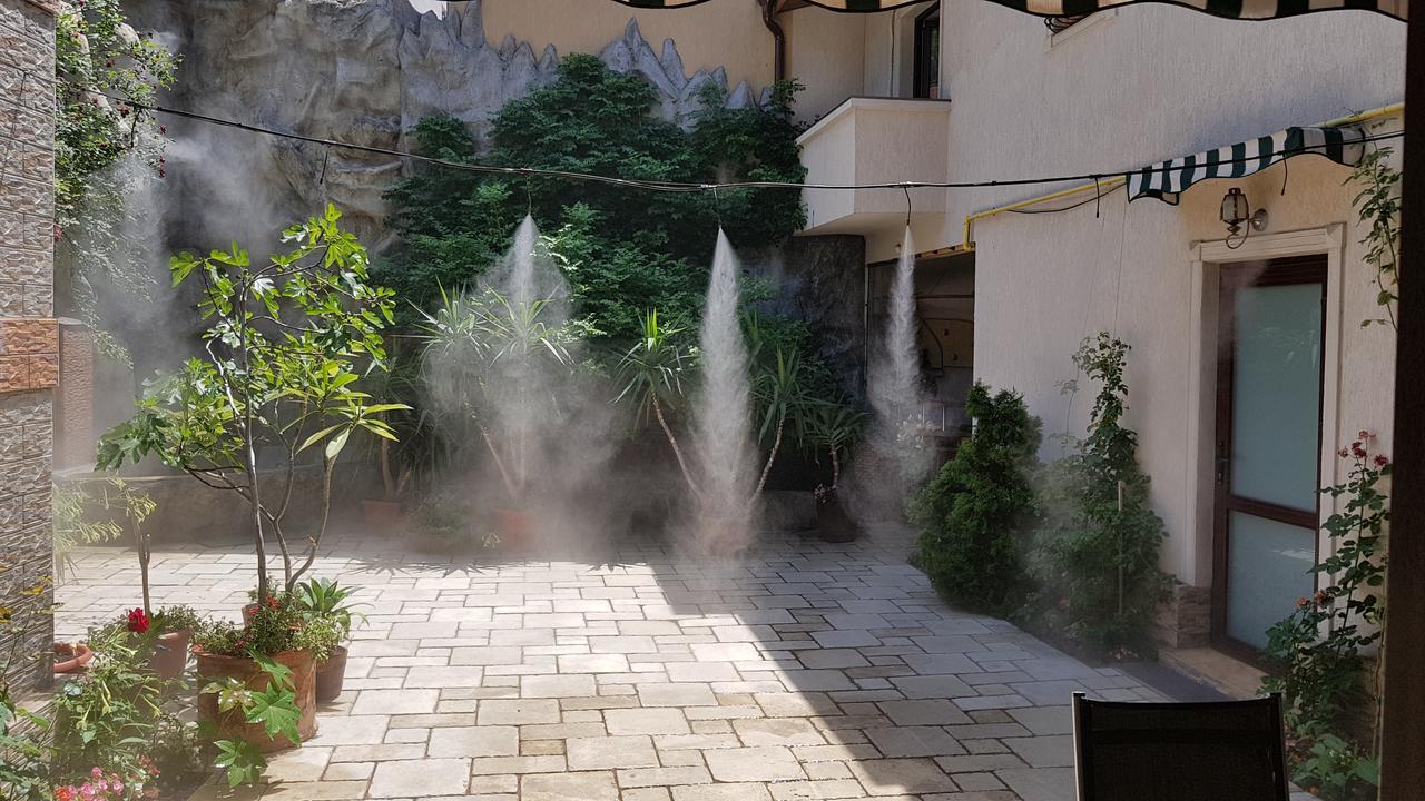 Bed & Breakfast Garden And