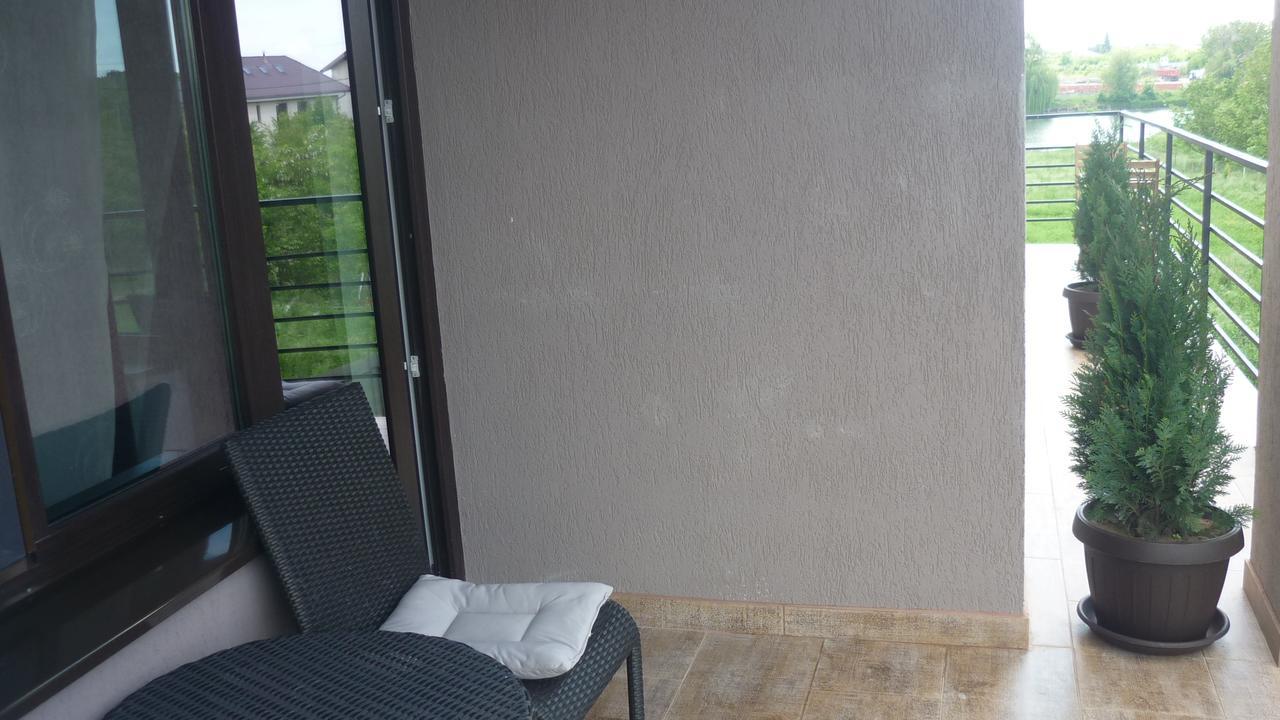 Lux 3* Bucureşti