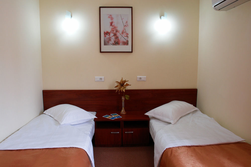 City Hotel Bucharest 2* Bucureşti