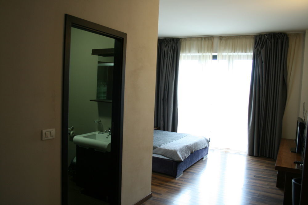 Hemingway Hotel