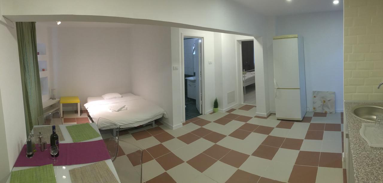 4-26 Mircea Voda Apartment