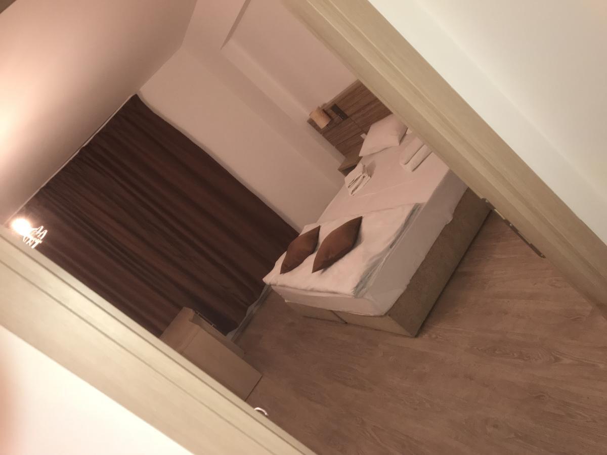 Urban Aparthotel 3*