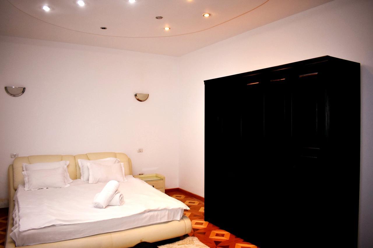 Grand Sala Palatului Apartment