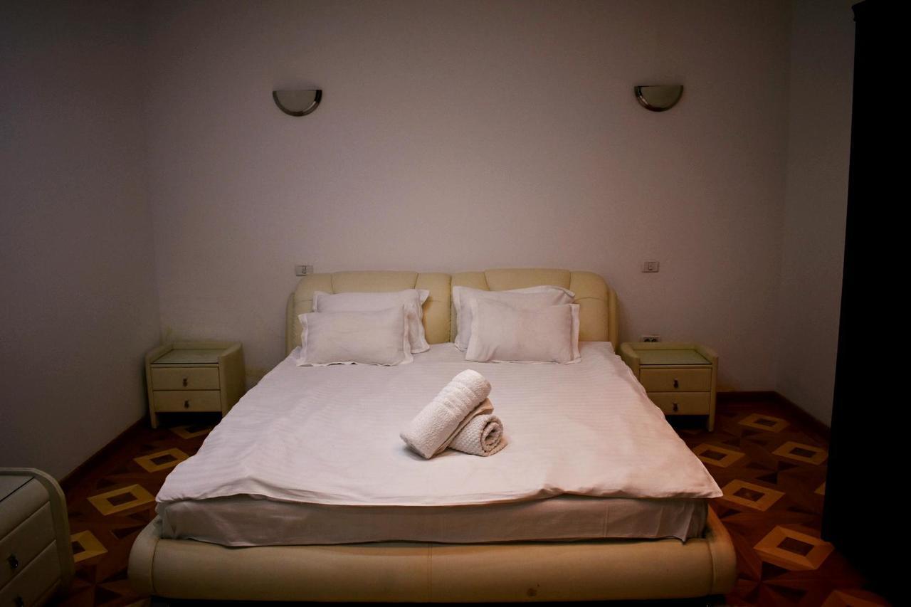 Grand Sala Palatului Apartment Bucharest