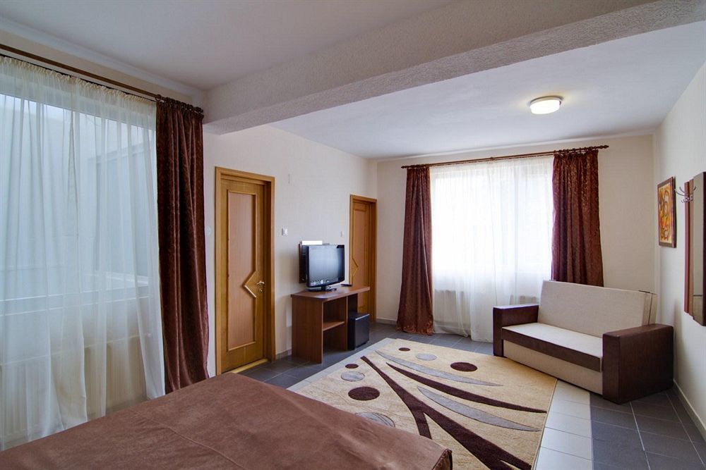 Hotel Tranzzit 3*