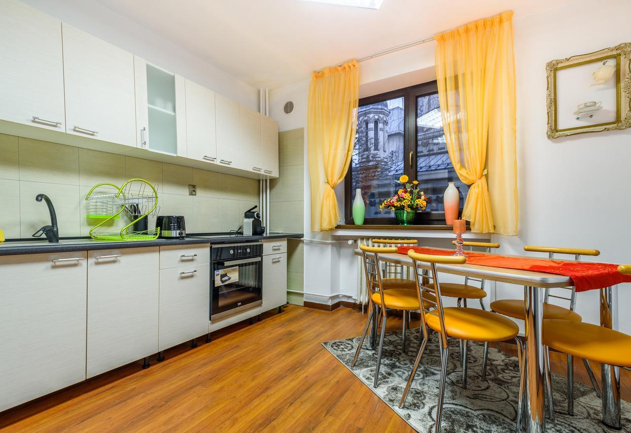 Apartment Pedestrian Old Town 3 Bedrooms By Orchid Garden Bucharest