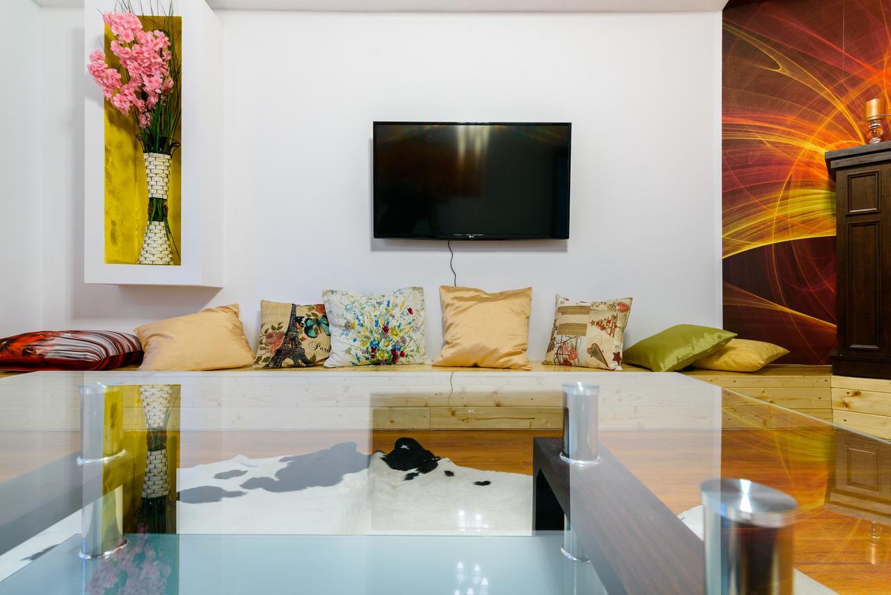 Pedestrian Old Town 3 Bedrooms By Orchid Garden Bucharest