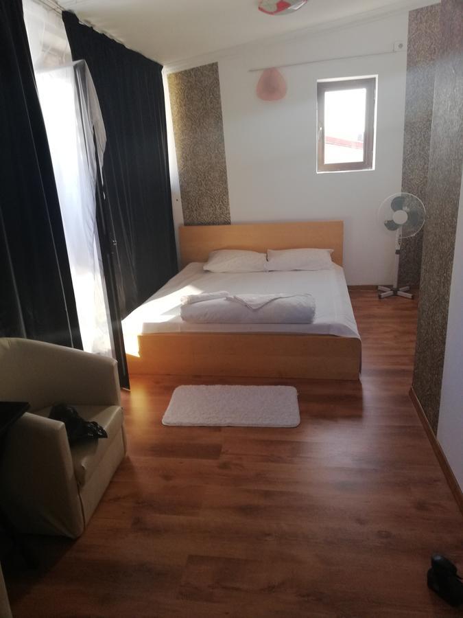 La Anca * Bucharest