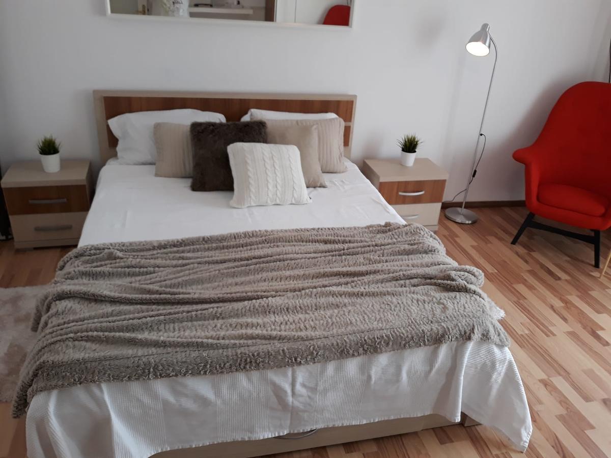Old Center Apartment *