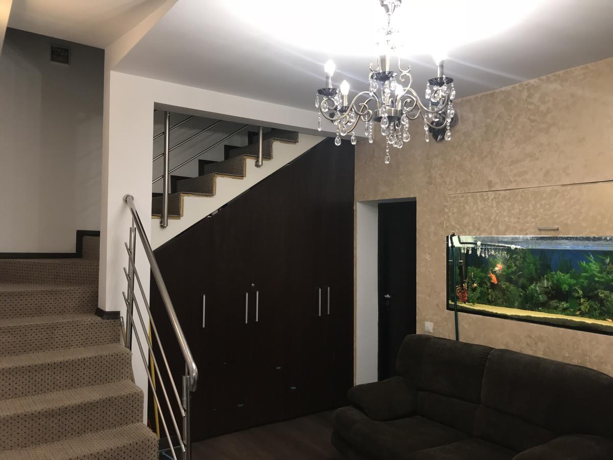Center By Acme Rent 2*