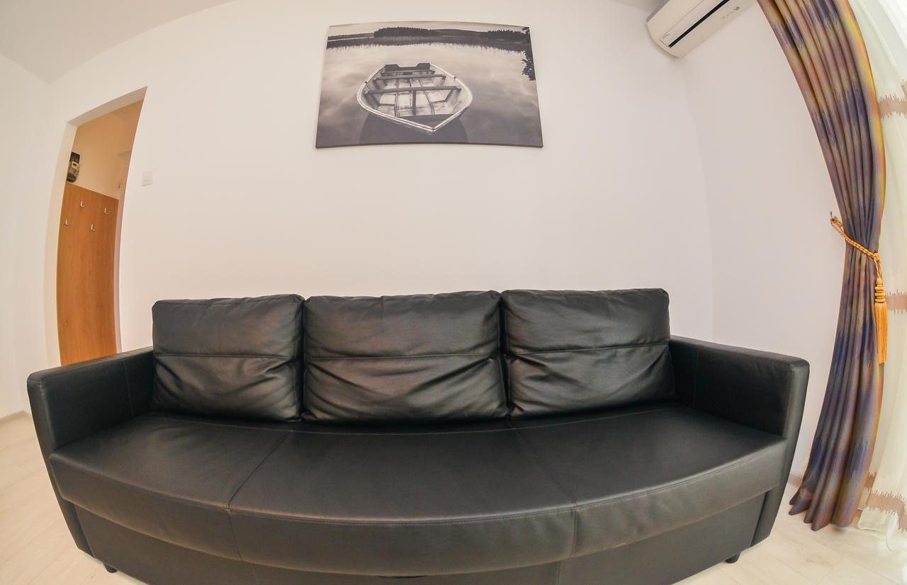 Apartment Square *