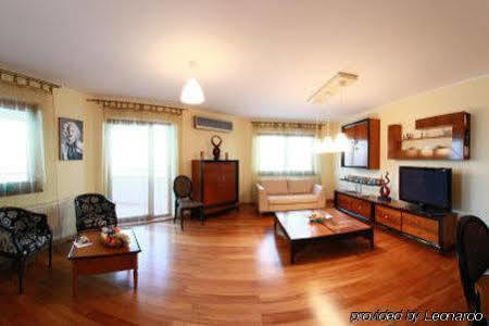 Monte Carlo Palace 4* Bucareste