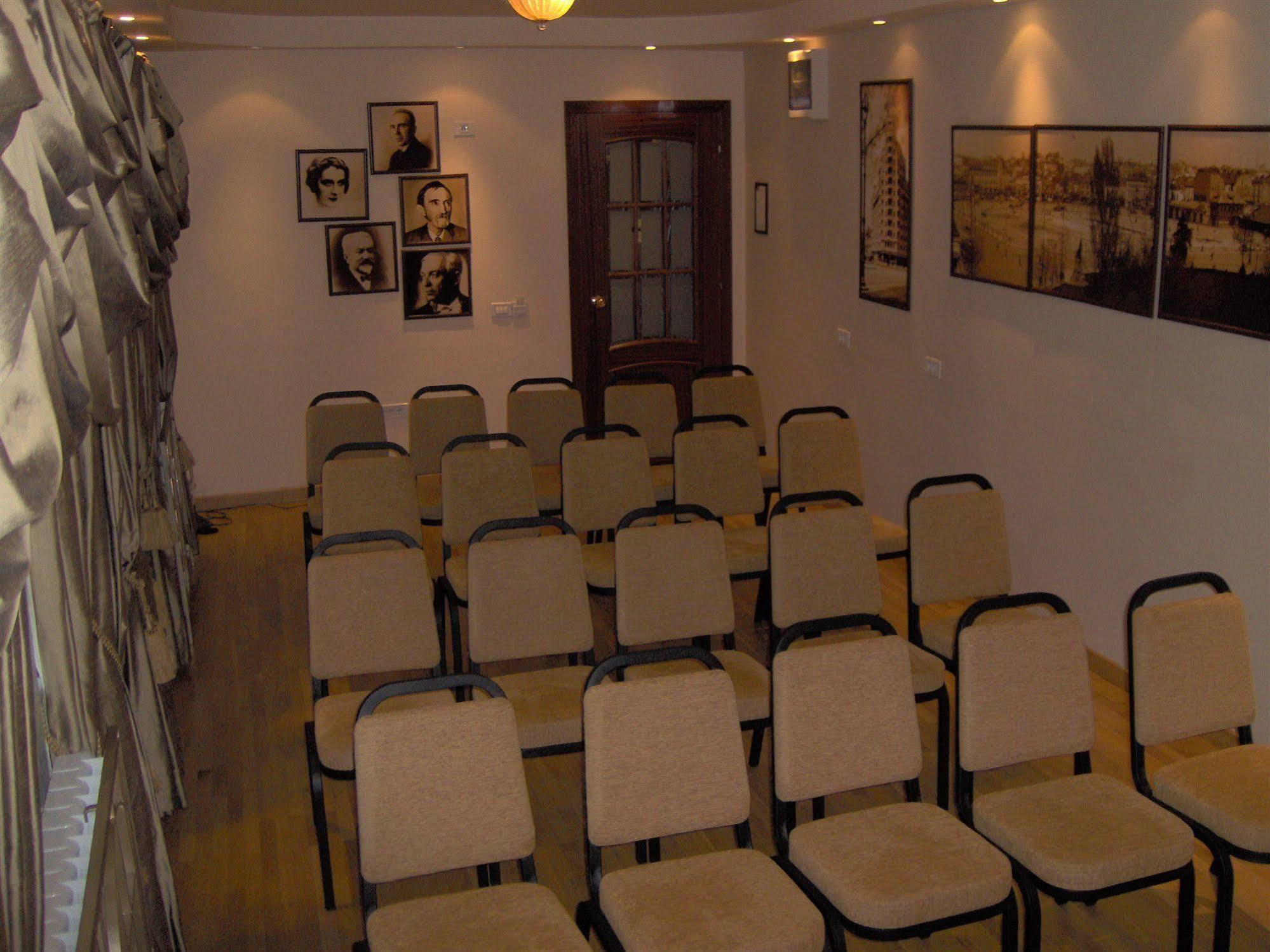 Opera By Zeus International Hotel 3*