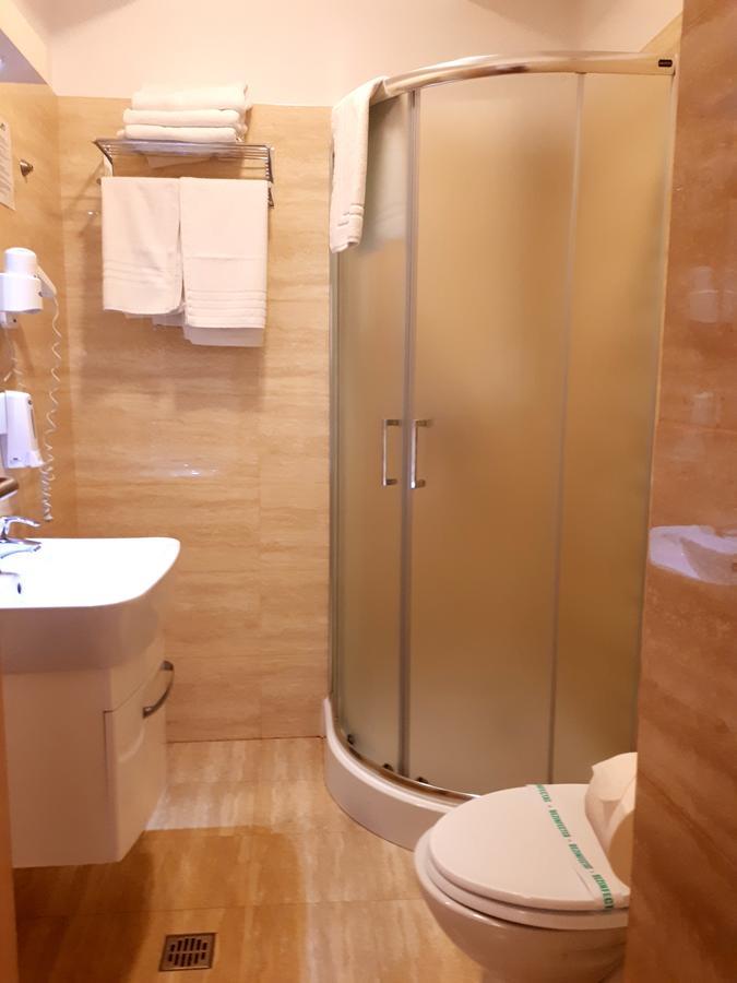 West Plaza 3*