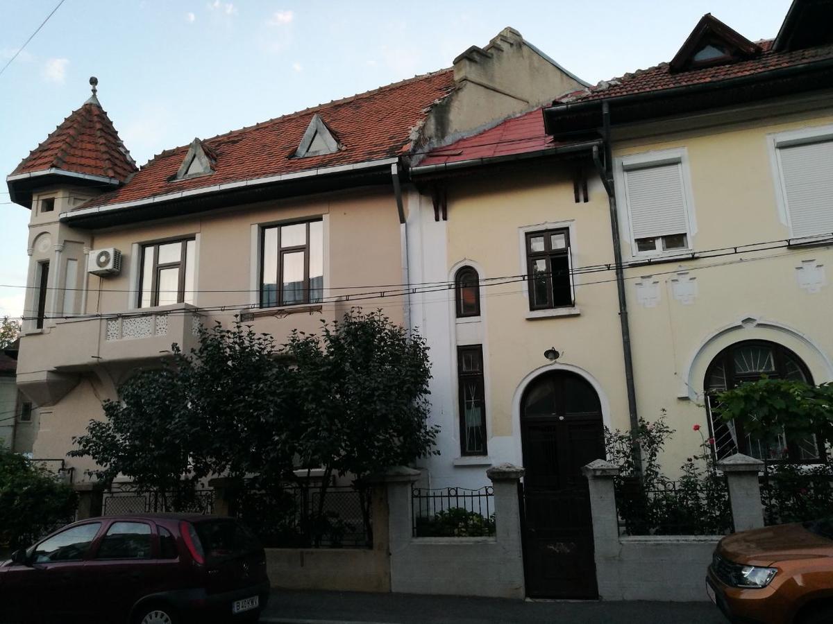 Metropole Invilla Old