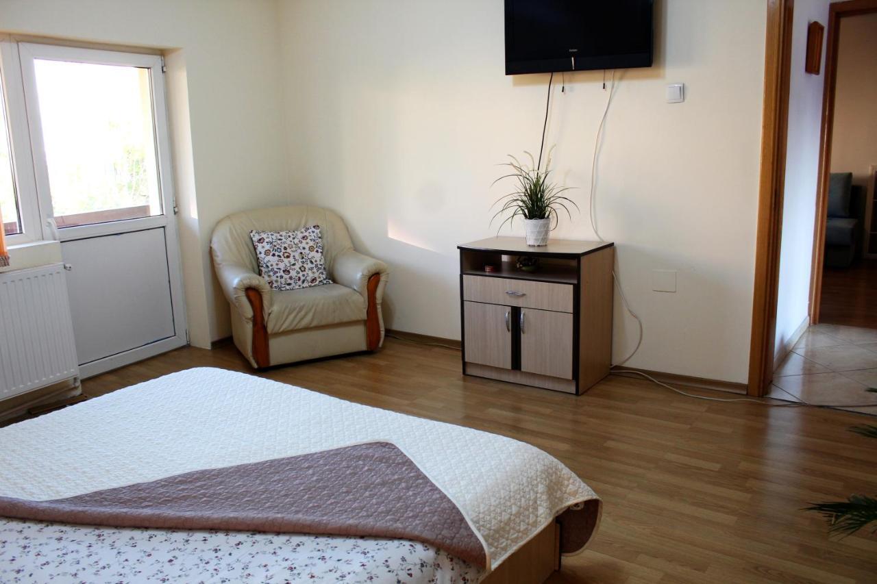 Collosal With Garden Apartment Bucharest