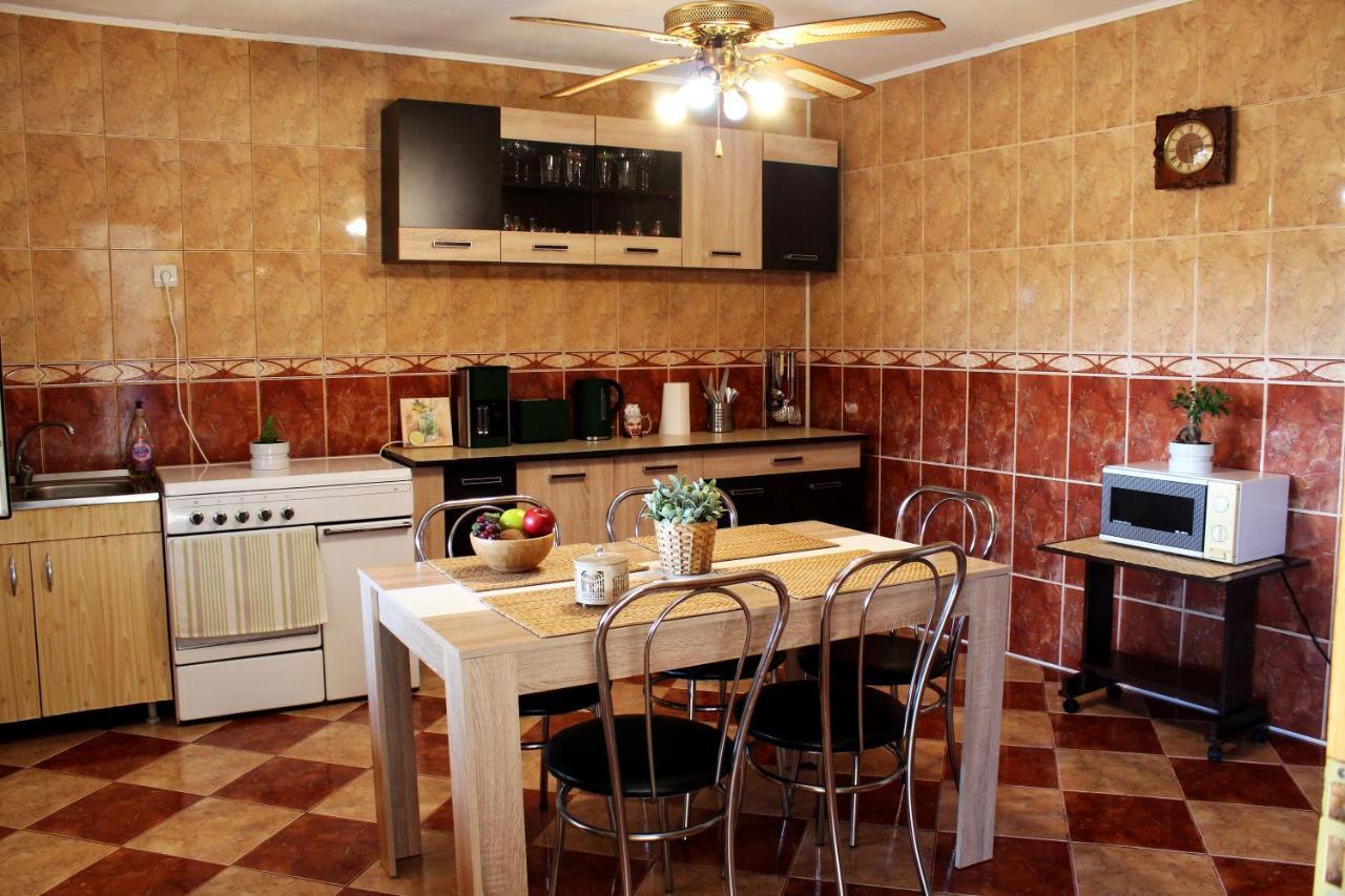 Collosal With Garden Apartment