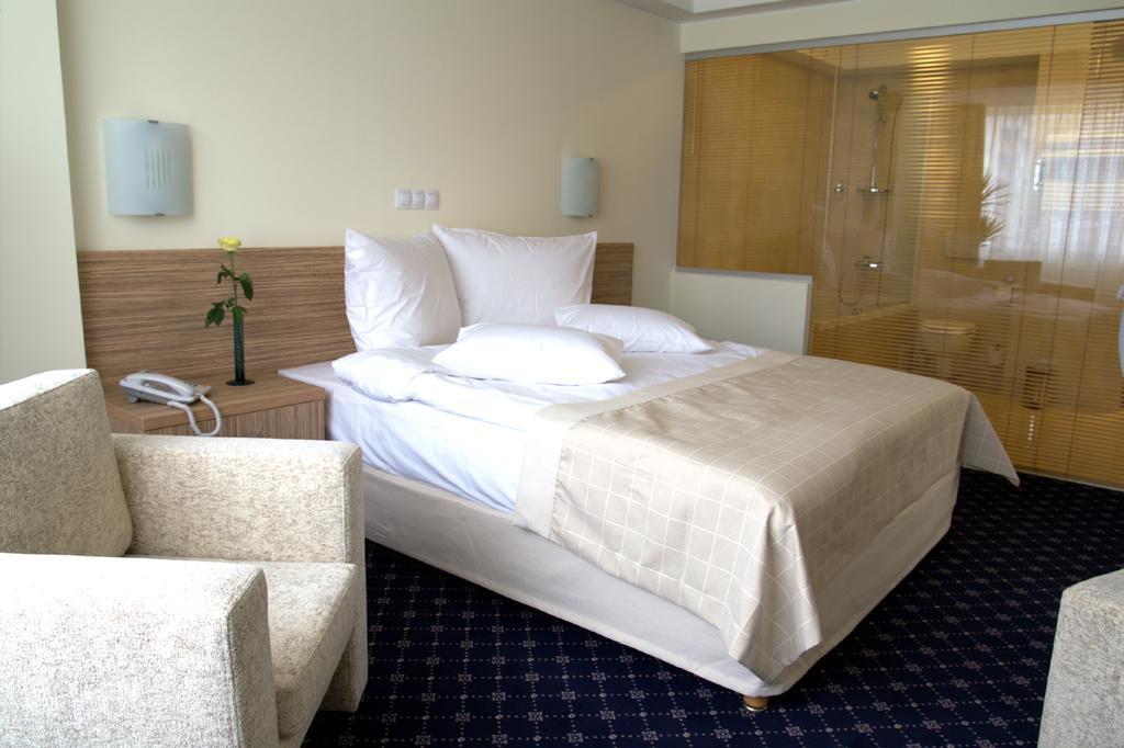 Hotel Marshal