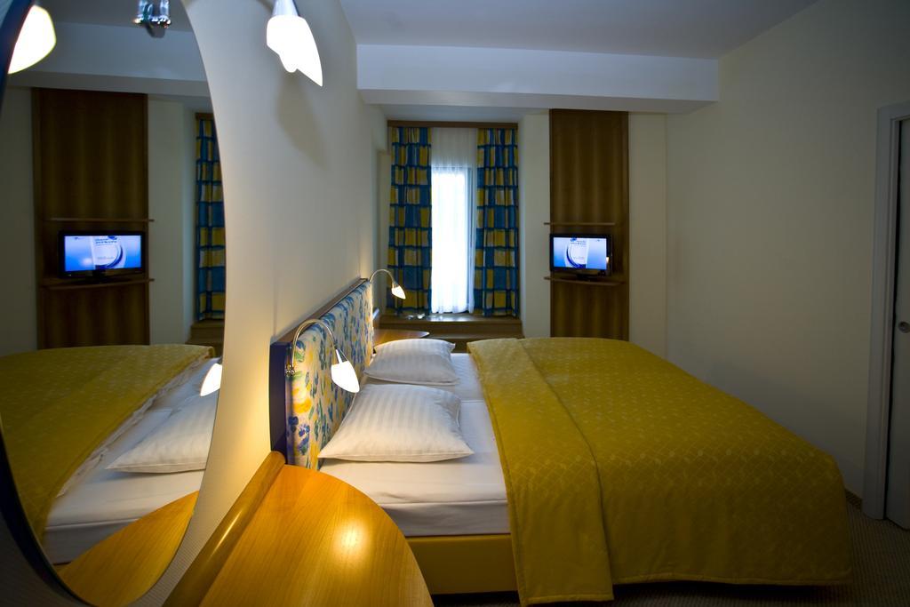 Starlight Hotel