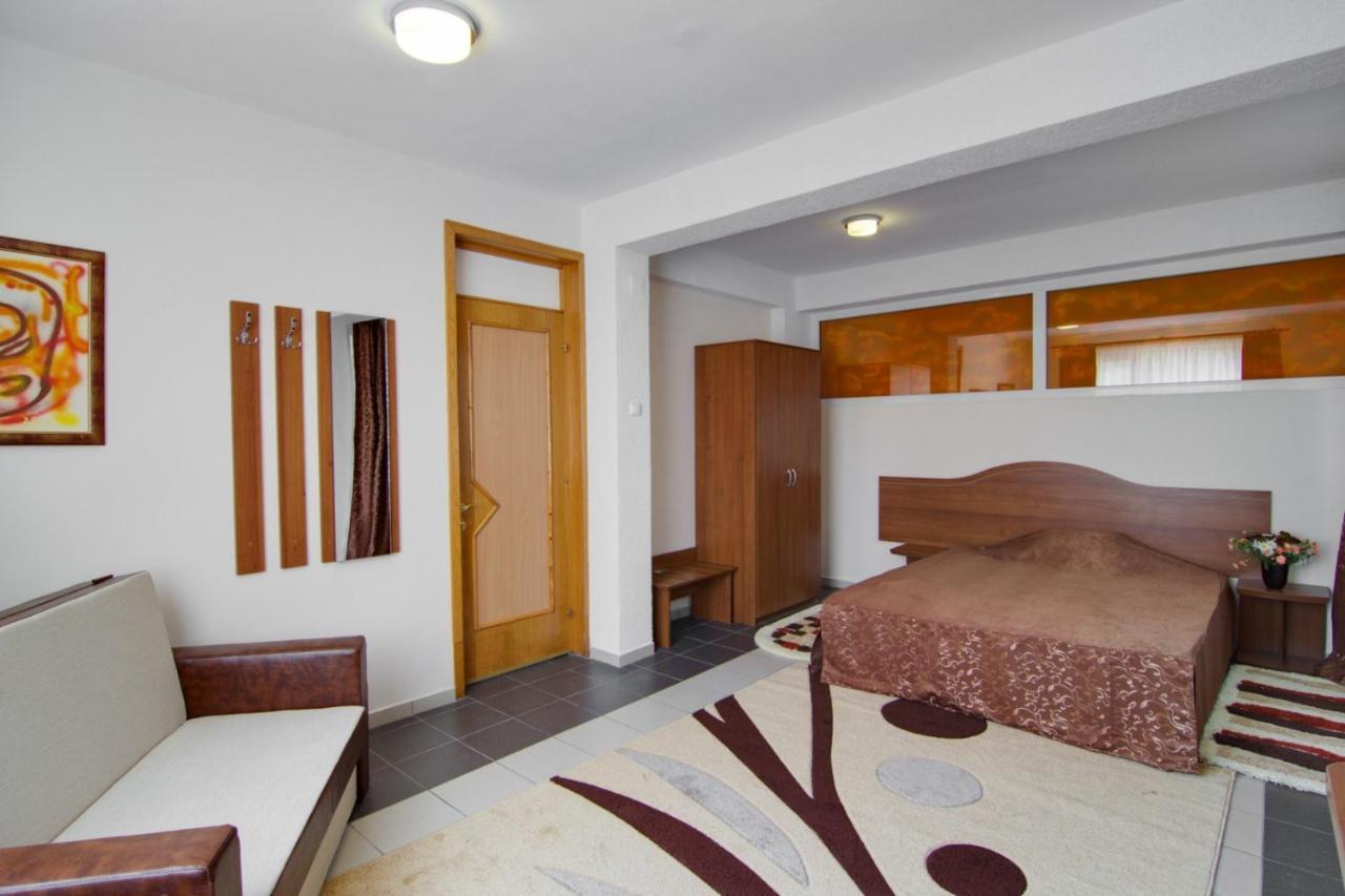 Hotel Tranzzit