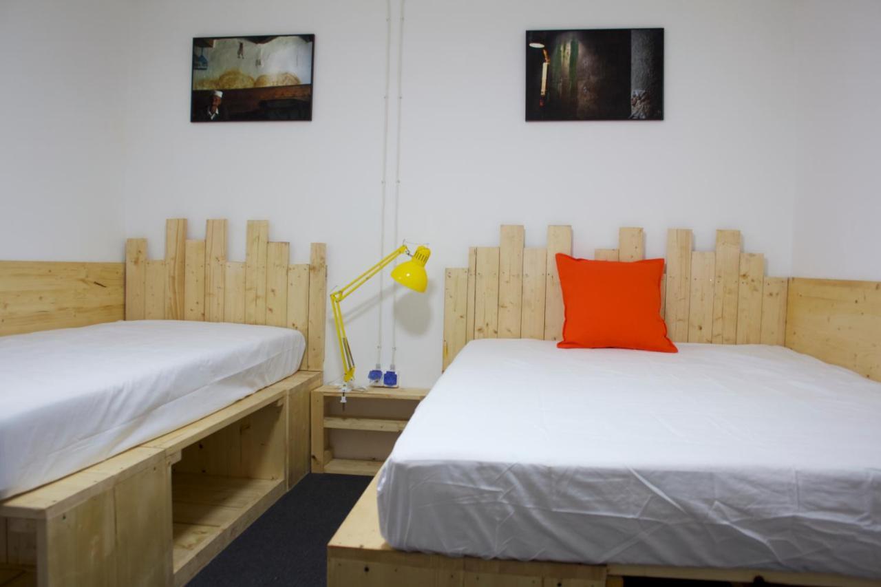 4 Gara de Nord Poshtel * Bucareste