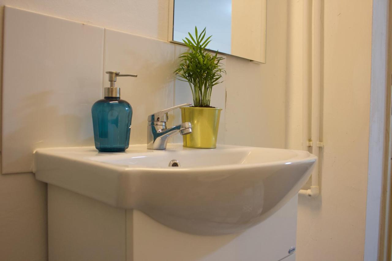 4 Gara de Nord Poshtel Albergue *