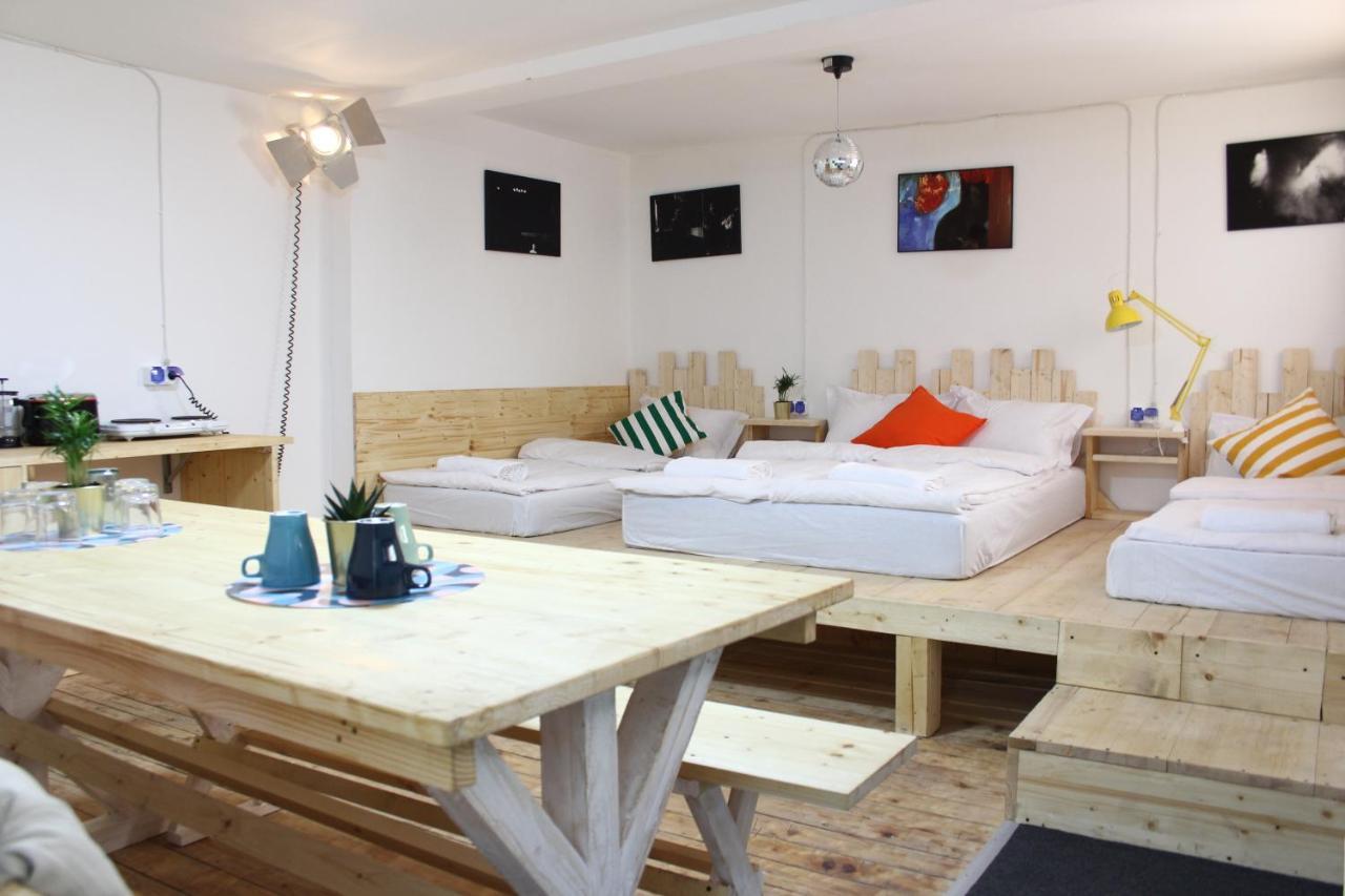 Albergue 4 Gara de Nord Poshtel