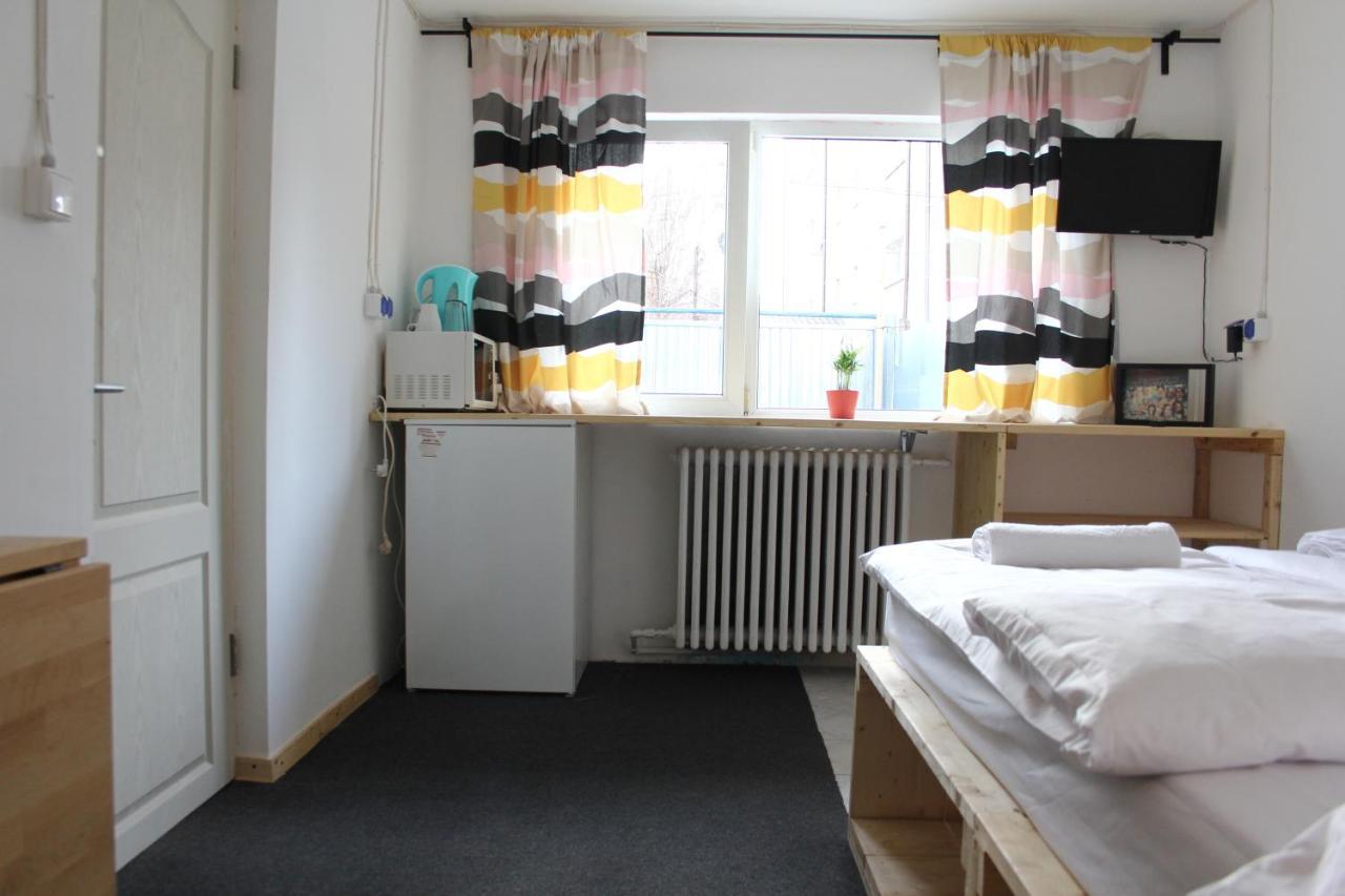 4 Gara de Nord Poshtel Albergue *
