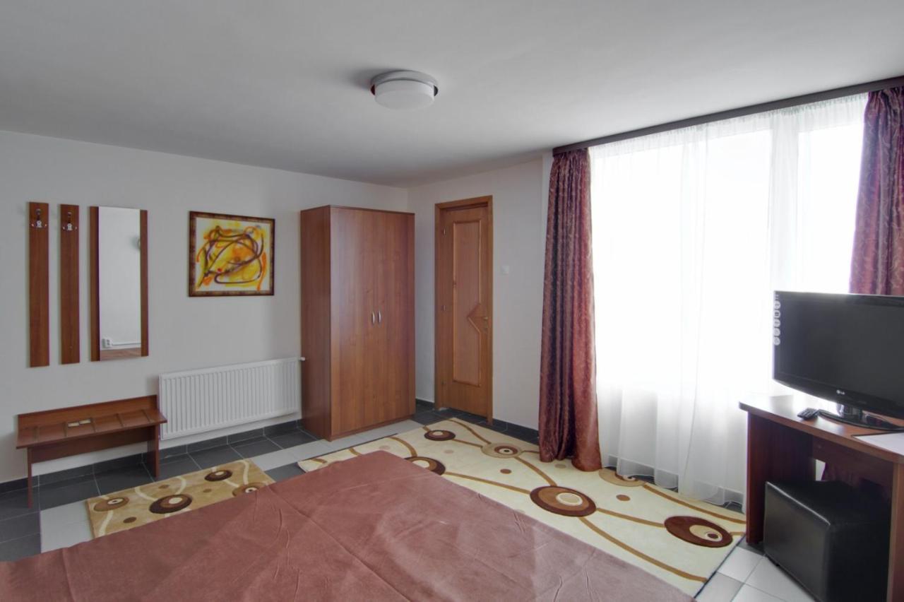 Tranzzit Hotel 3*