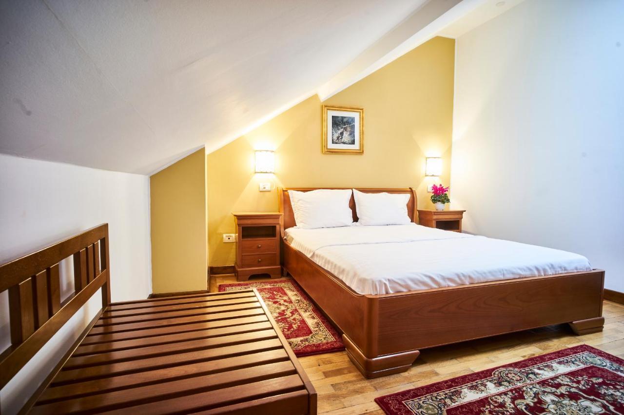 Cozy Attic V *