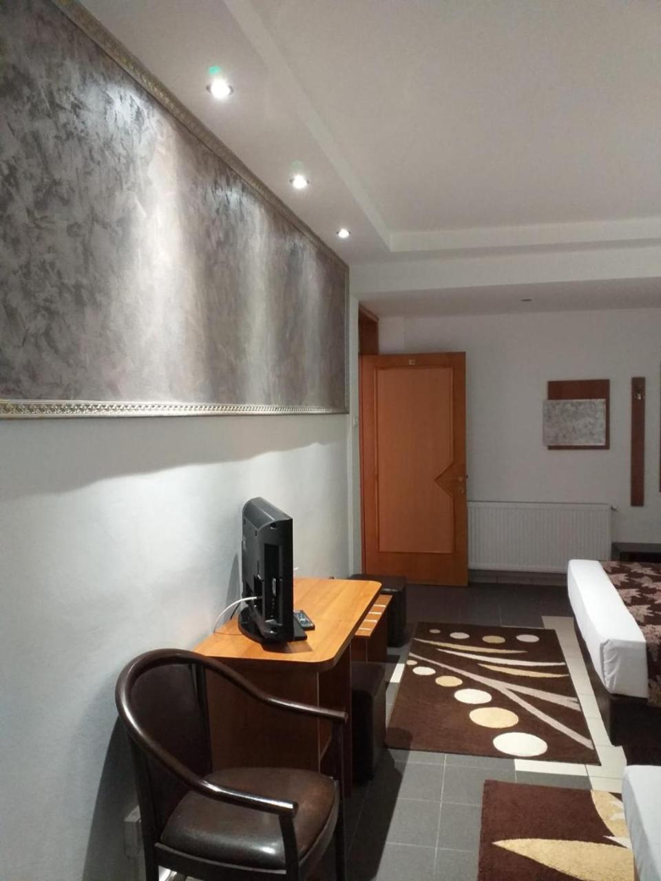 Tranzzit Hotel 3*