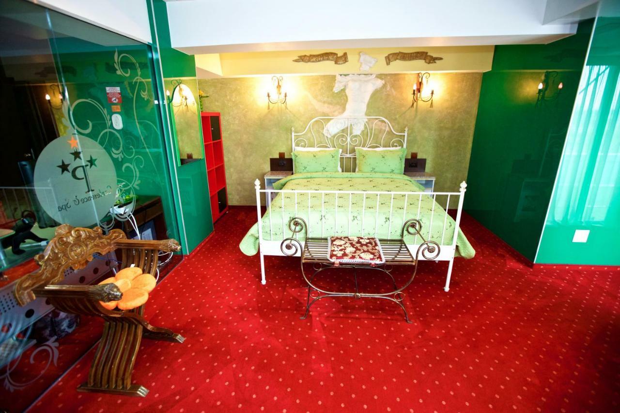 Grand Pier Boutique Villa 4 Star Accomodation Luxury Rooms With Boutique Hystorical Decor And Desing For All Rooms, With Italian Breakfast On The House For King Deluxe Bookings More Than 4 Nights Stays