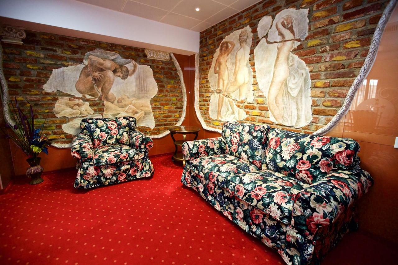 Grand Pier Boutique 4 Stars Villa, Art Museum Deluxe Rooms,best Break From 59 Eur Per Night With Free Italian Breakfast For Minim 4 Nights Pousada