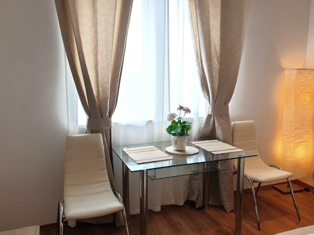 Urban Aparthotel 3*